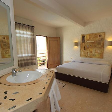 Hotel Plaza Tangolunda Luaran gambar