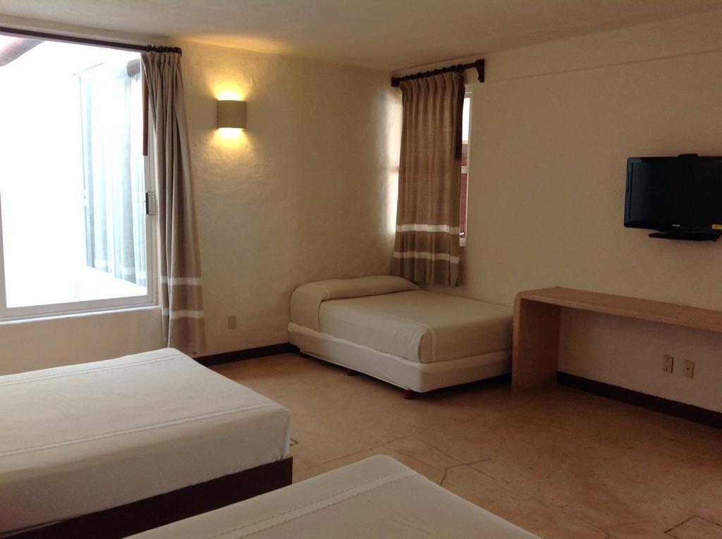 Hotel Plaza Tangolunda Luaran gambar