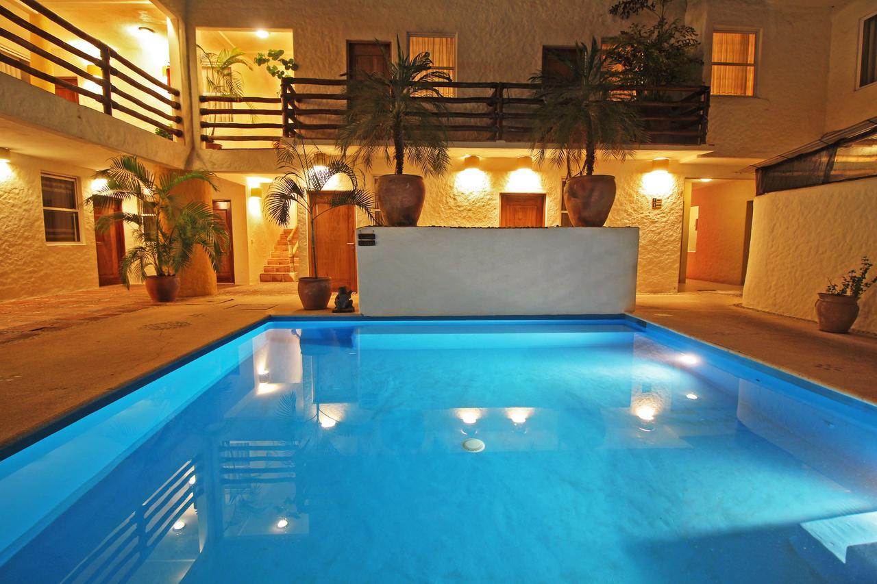 Hotel Plaza Tangolunda Luaran gambar