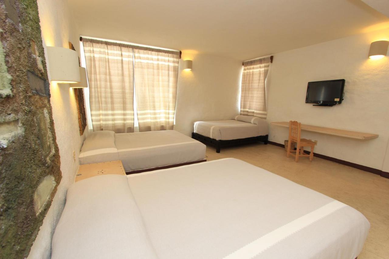 Hotel Plaza Tangolunda Luaran gambar