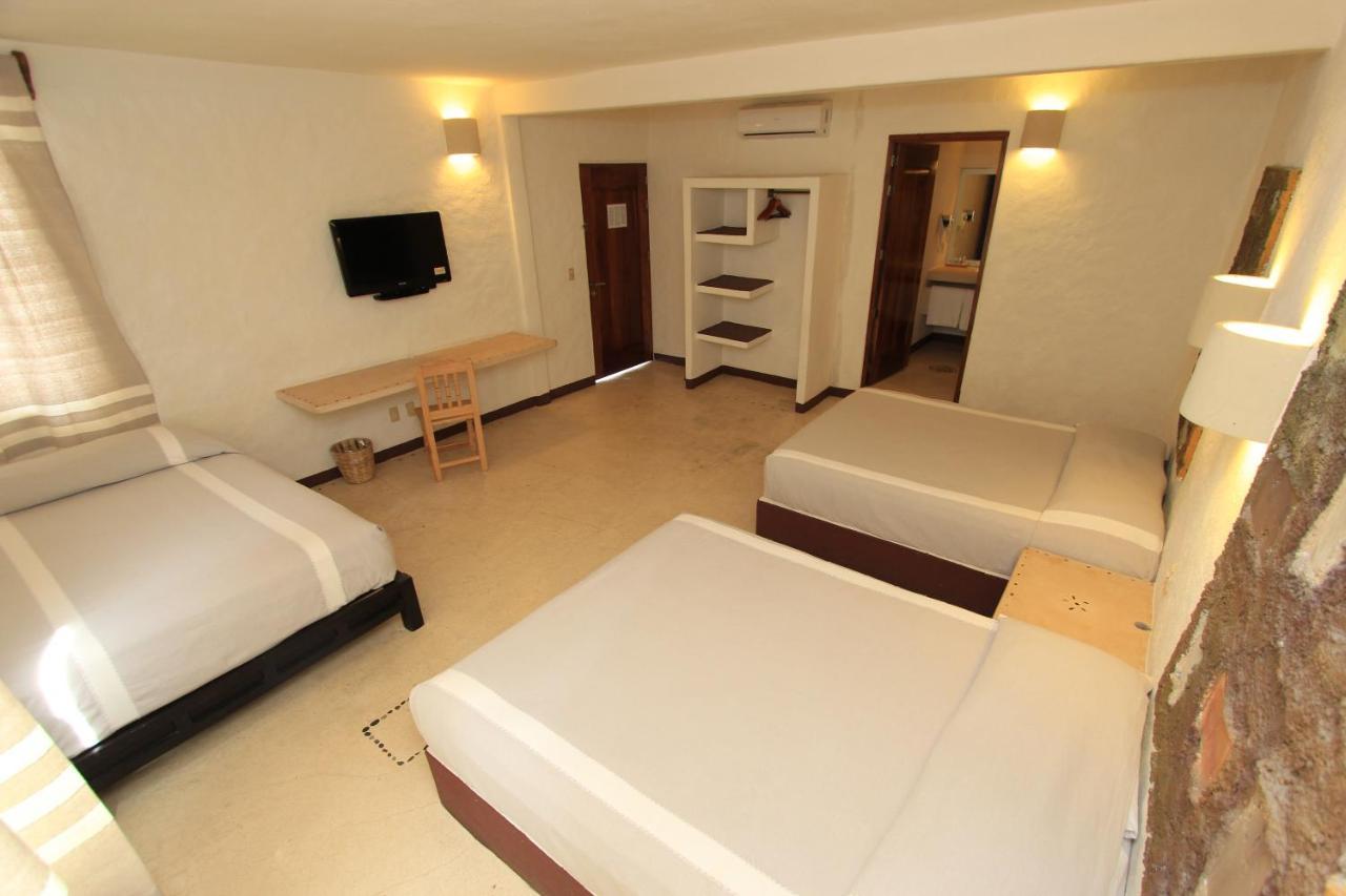 Hotel Plaza Tangolunda Luaran gambar