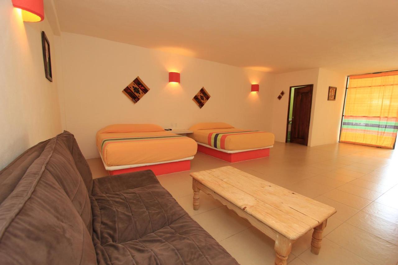 Hotel Plaza Tangolunda Luaran gambar