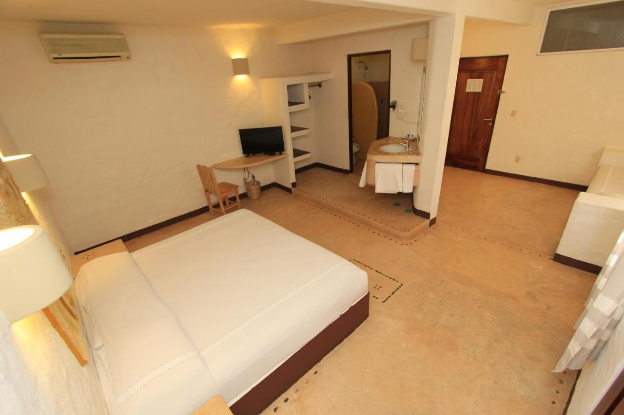 Hotel Plaza Tangolunda Luaran gambar