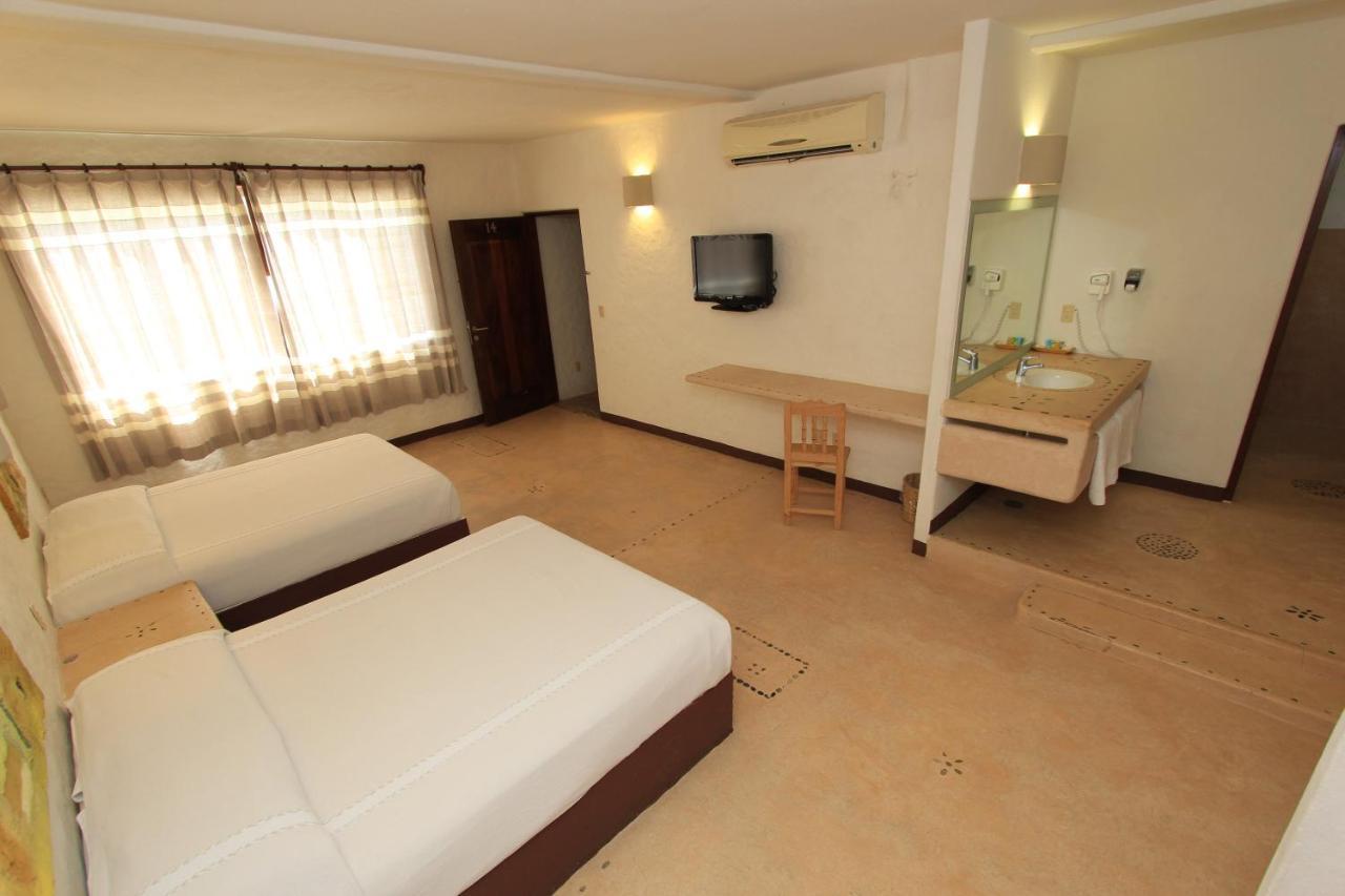 Hotel Plaza Tangolunda Luaran gambar
