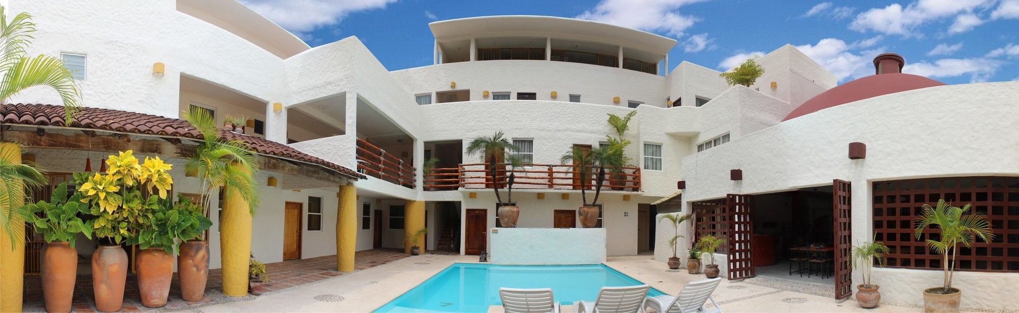 Hotel Plaza Tangolunda Luaran gambar